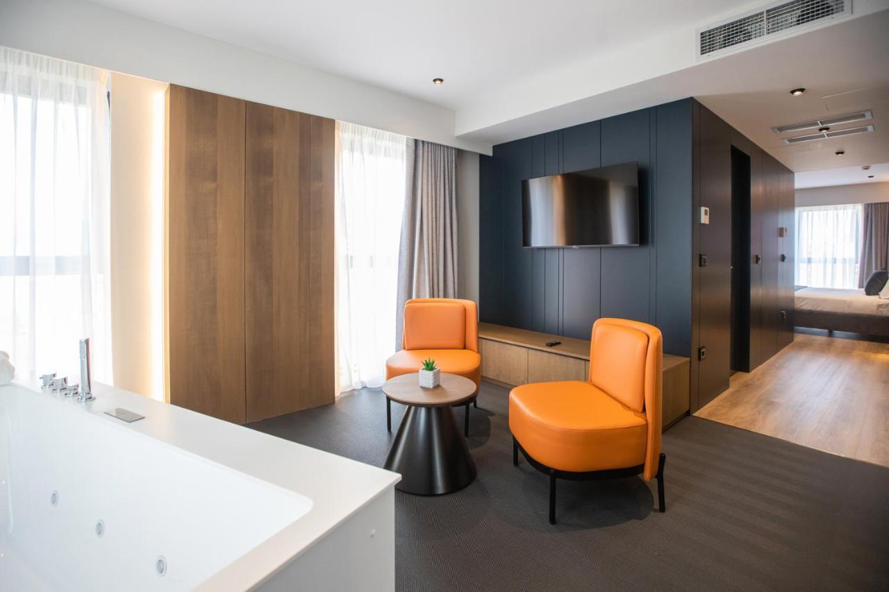 Hotel Elisa Tirana, Affiliated By Melia Bagian luar foto